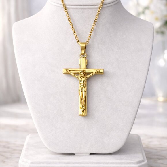 Jewelry - Gold Chain with Toggle Clasp and Heart Charm
